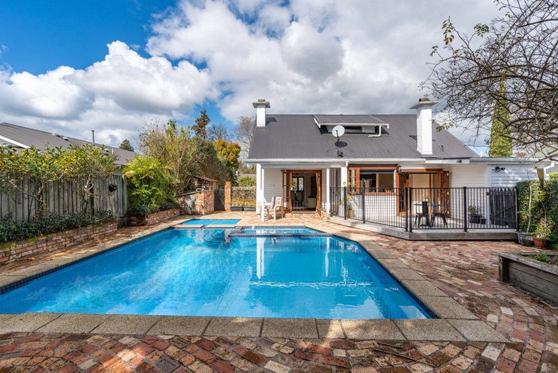 8 Riro Street, Hamilton East, Hamilton - Carousel 2