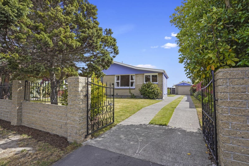 7 Glenora Place, Hornby, Christchurch - Carousel 1