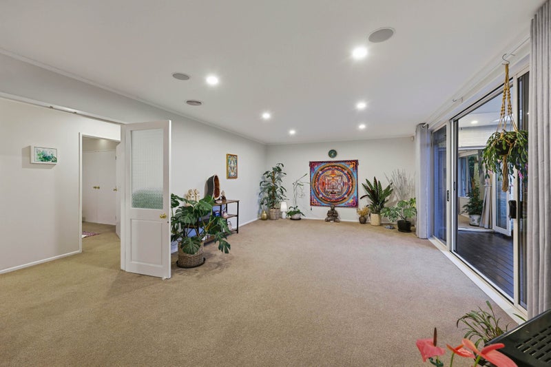 22 Windfall Grove, Greenhithe, Auckland - Carousel 2