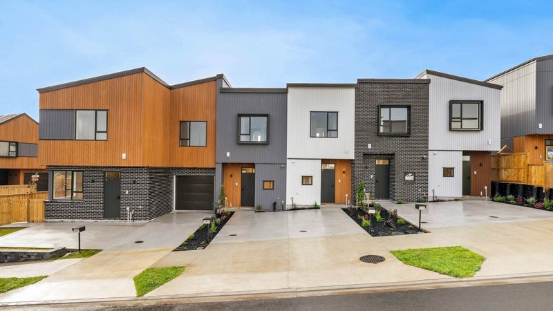 21 Kuaha Road, Massey, Auckland - Carousel 1