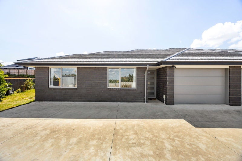 2/36 Ladeira Place, Fitzroy, Hamilton - Carousel 2