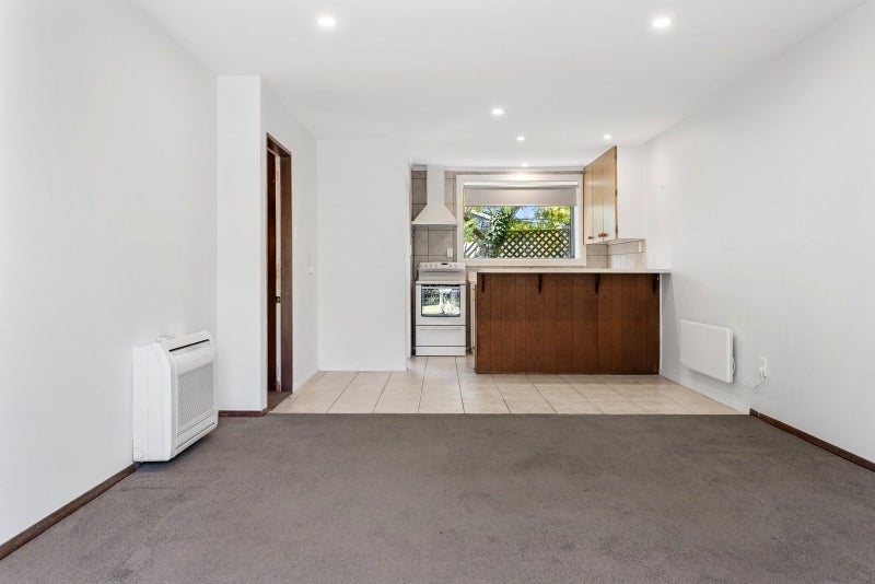 2/12 Oxley Avenue, St Albans, Christchurch - Carousel 2