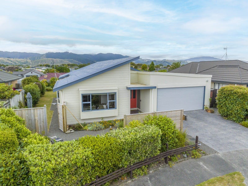 16 San Vito Place, Paraparaumu Beach, Paraparaumu - Carousel 1