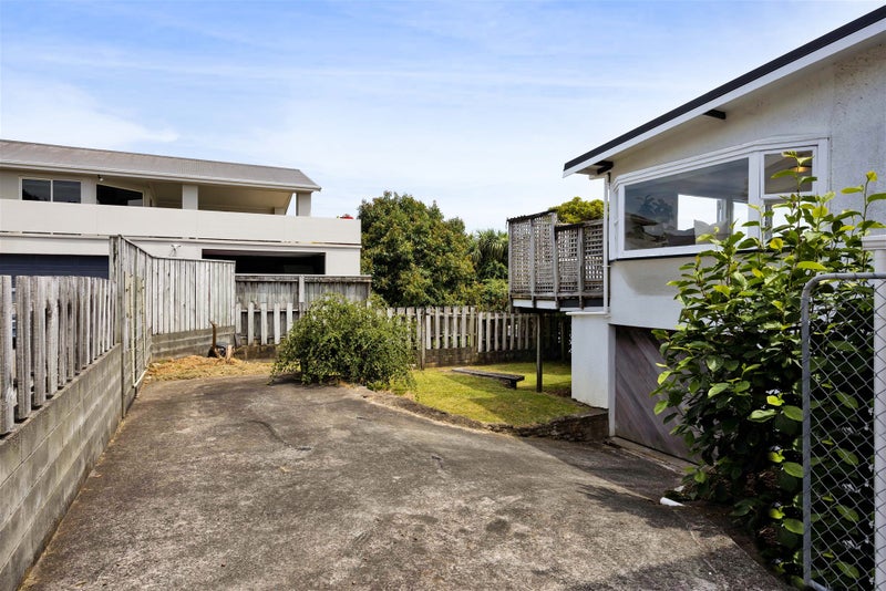 49 Dorset Avenue, Westown, New Plymouth - Carousel 30