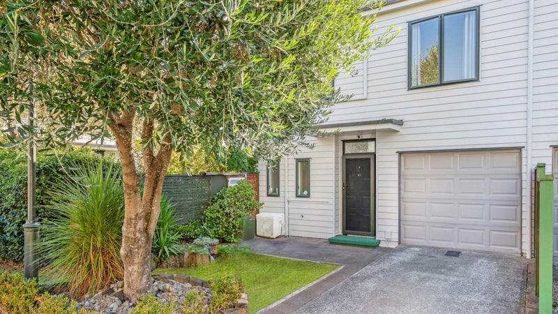 63/1 Ambrico Place, New Lynn, Auckland - Carousel 1