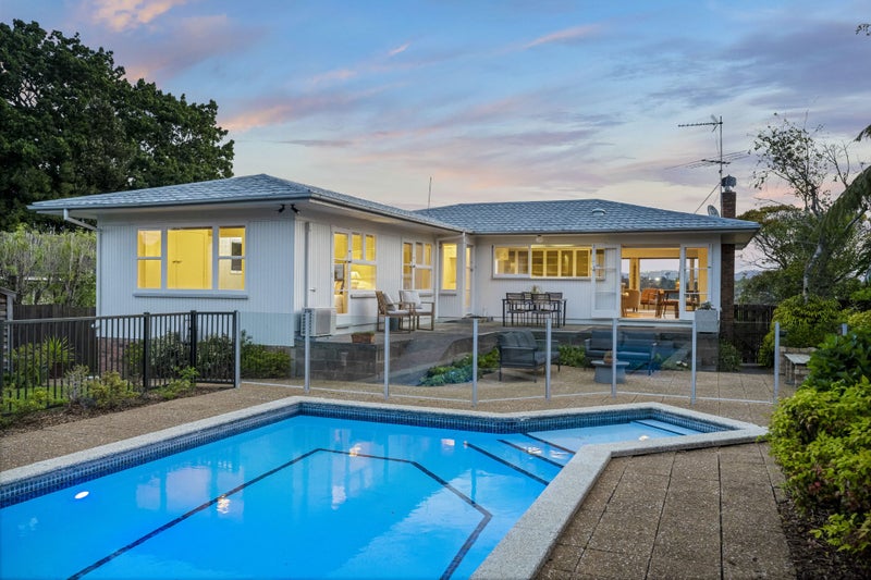 27 Saxon Street, Waterview, Auckland - Carousel 1