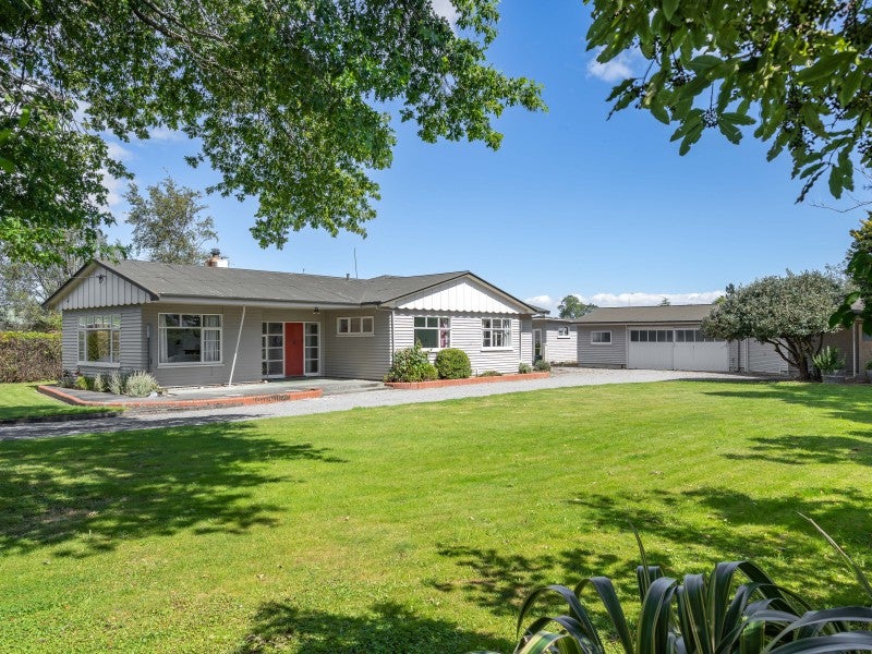 27 Upper Plain Road, Masterton - Carousel 1