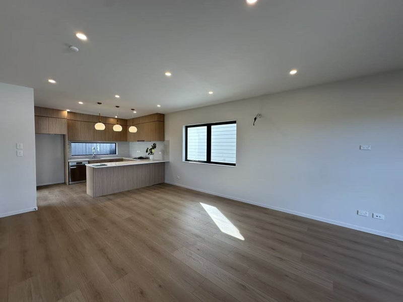 19 Whitney Street, New Windsor, Auckland - Carousel 2