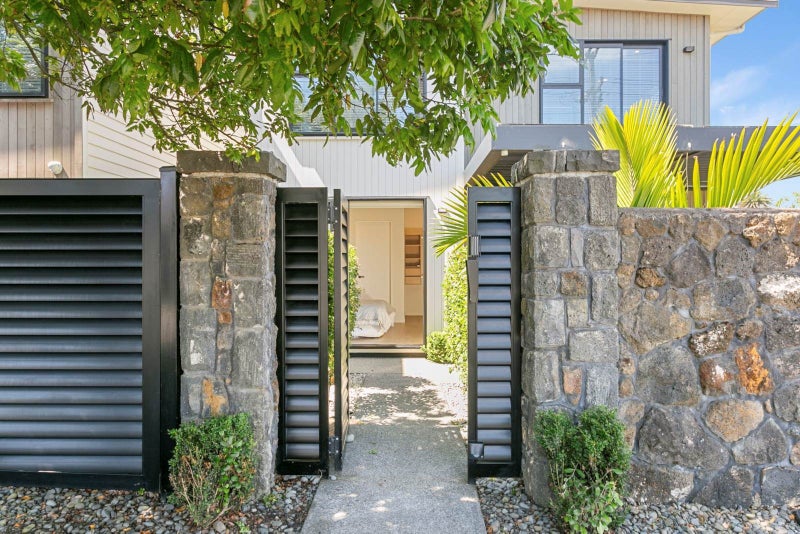 72 Tawa Road, One Tree Hill, Auckland - Carousel 2