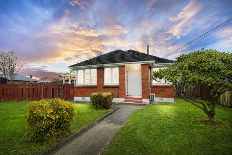 11 Davis Crescent, Elderslea, Upper Hutt - Carousel 1