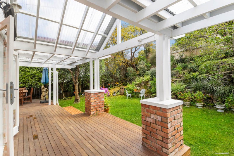 28 Aroha Avenue, Sandringham, Auckland - Carousel 2