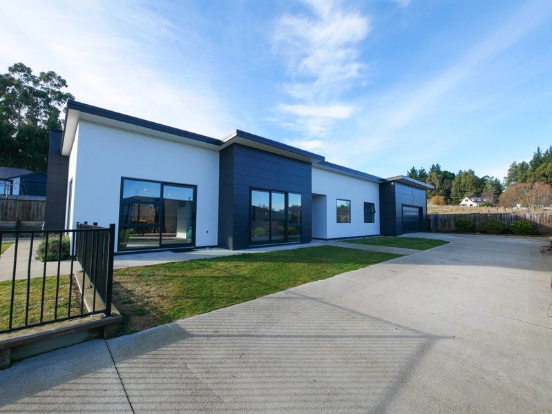 15 Abbeyfield Close, Abbotsford, Dunedin - Carousel 1