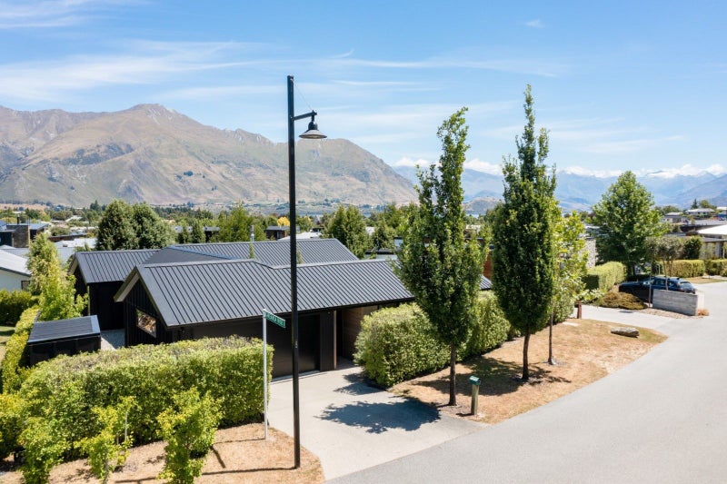 7 Matipo Street, Wanaka - Carousel 23