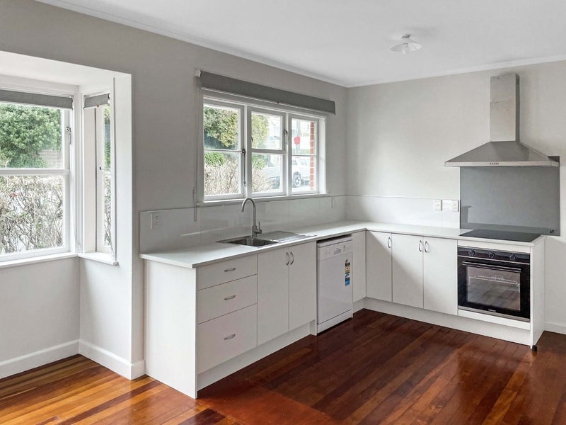 351 Karori Road, Karori, Wellington - Carousel 1