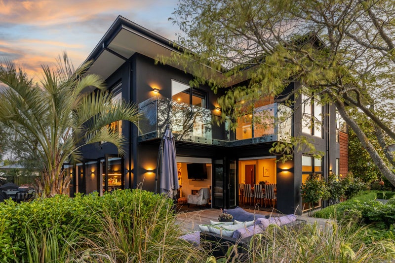 2 Country Place, Burwood, Christchurch - Carousel 1