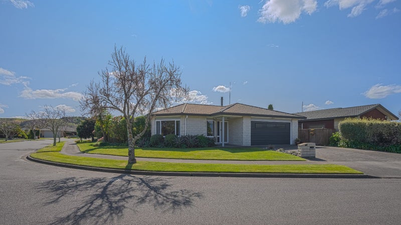 36 Hyatt Grove, Greenmeadows, Napier - Carousel 1