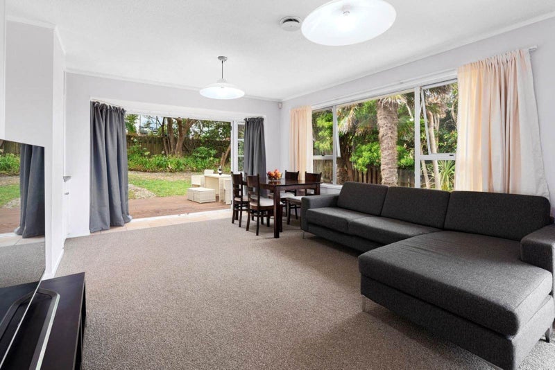 2/21 Glamorgan Drive, Torbay, Auckland - Carousel 2