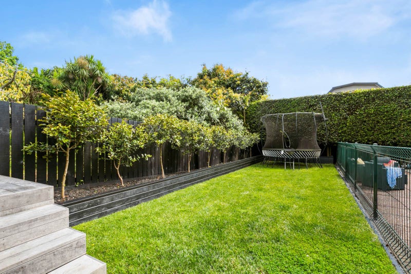 1 Aroha Avenue, Sandringham, Auckland - Carousel 23