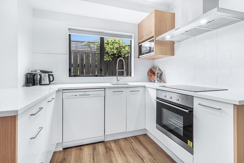 11A Mahana Road, St Andrews, Hamilton - Carousel 1