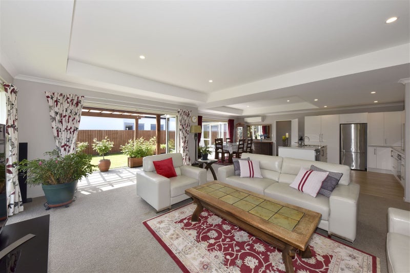 10 Te Whenu Crescent, Marshland, Christchurch - Carousel 2