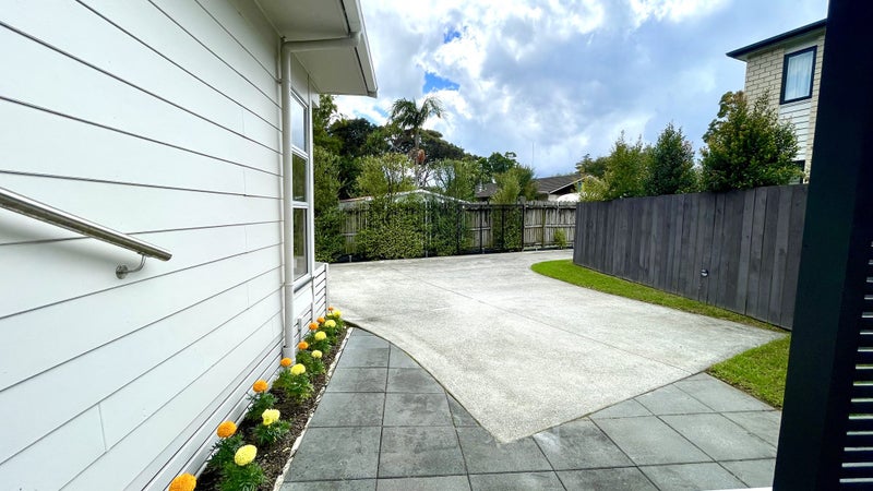 33A Allington Road, Massey, Auckland - Carousel 2