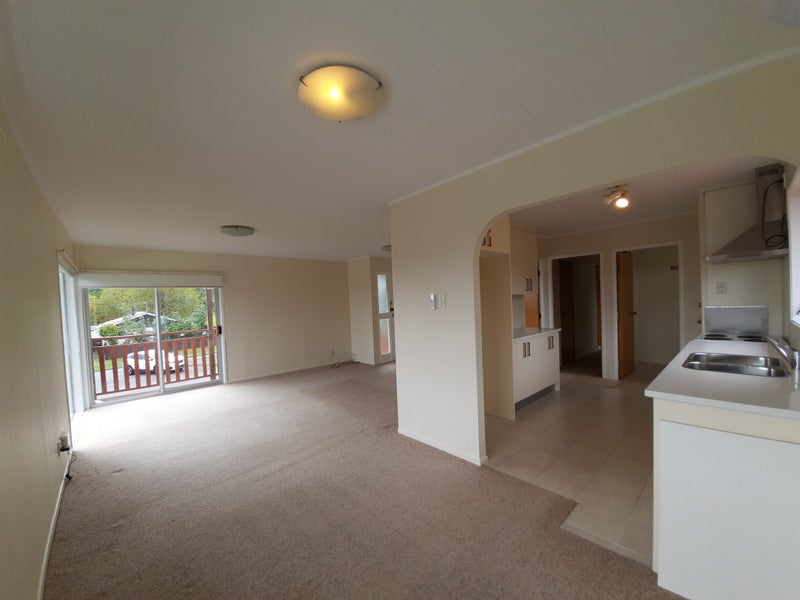 23 Cairngorm Place, Highland Park, Auckland - Carousel 2