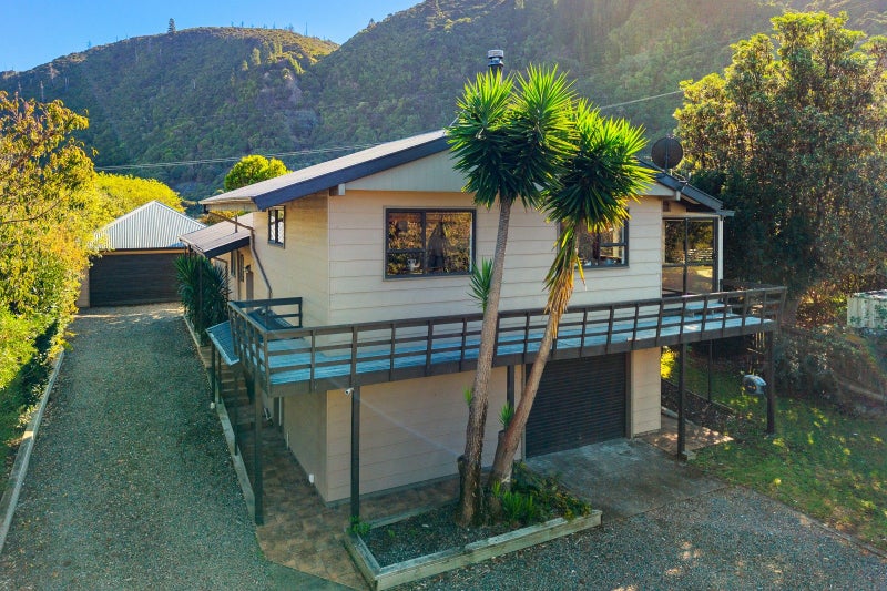 11 Ngaio Street, Rarangi - Carousel 45