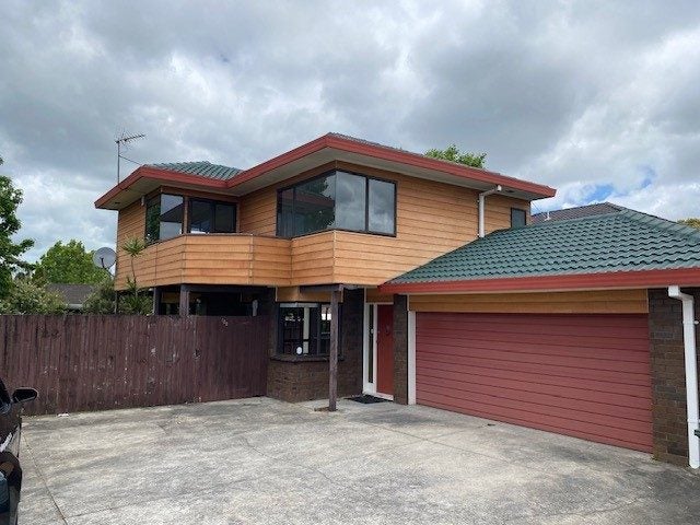 2/12 Bradbury Road, Highland Park, Auckland - Carousel 1