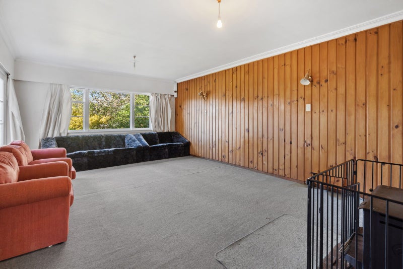 12 Olivia Crescent, Tawa, Wellington - Carousel 2
