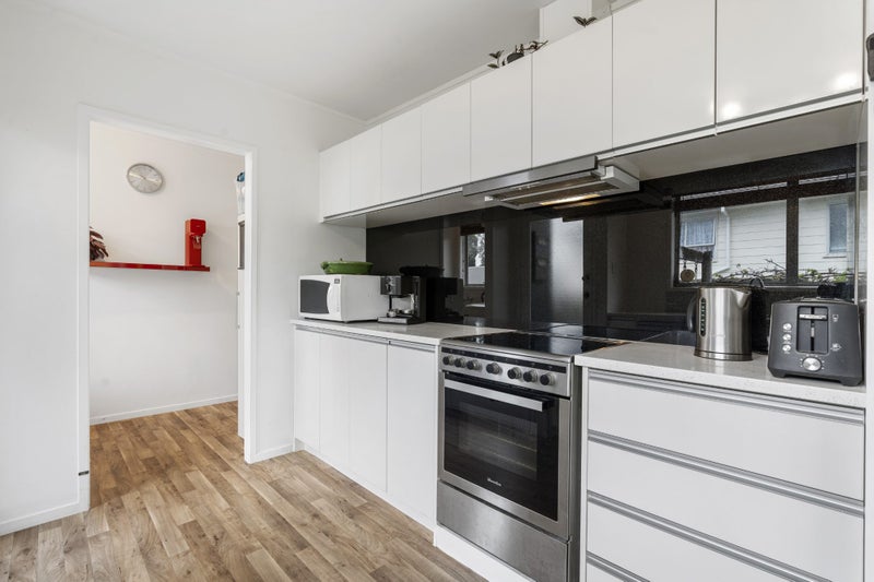 10 Tisdall Crescent, Saint Johns, Auckland - Carousel 2