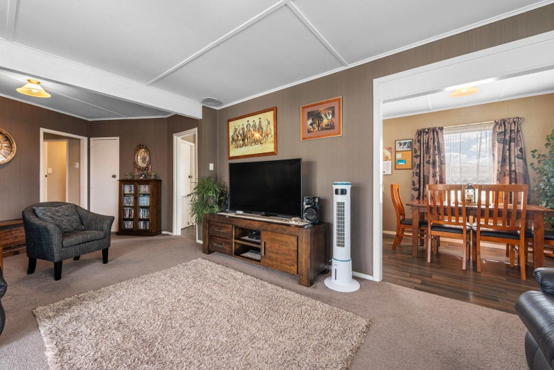 15 Fenruss Street, Fairy Springs, Rotorua - Carousel 2