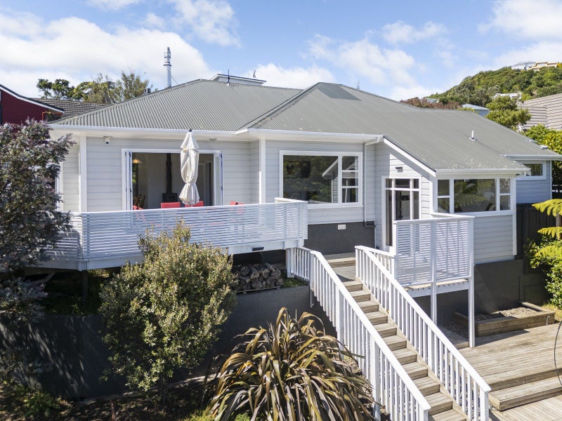 2 Poona Street, Khandallah, Wellington - Carousel 1