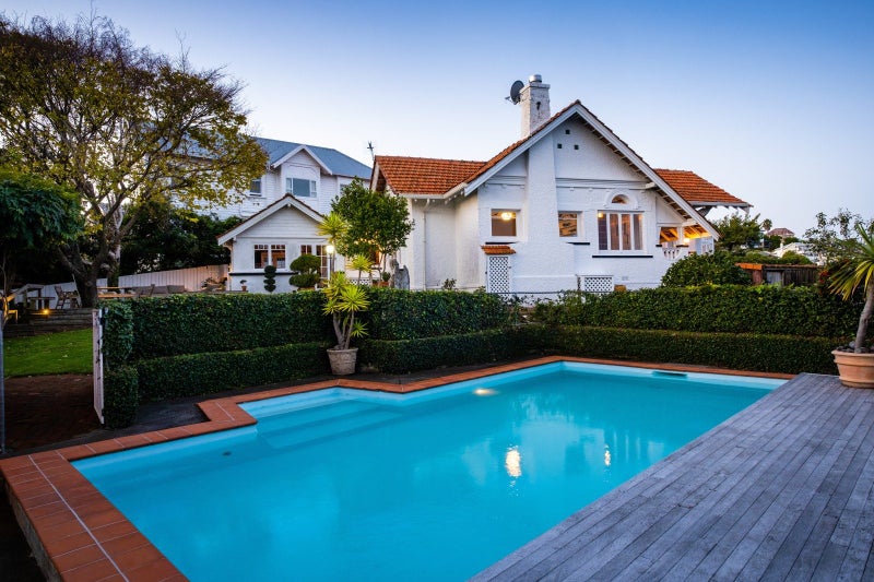 7 Cobden Lane, Bluff Hill, Napier - Carousel 1