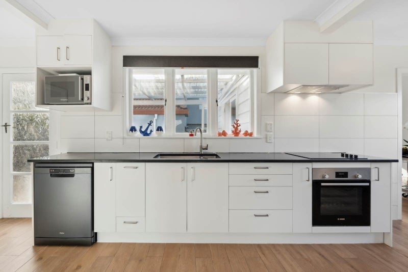 131A White Swan Road, Mount Roskill, Auckland - Carousel 2