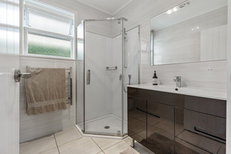 39 Keegan Drive, Massey, Auckland - Carousel 16