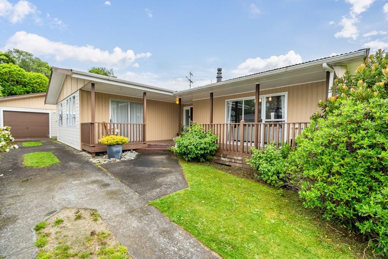 36 Larchmont Grove, Totara Park, Upper Hutt - Carousel 1