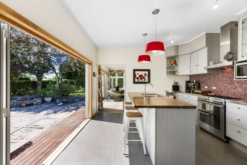 29 Richmond Avenue, Karori, Wellington - Carousel 1