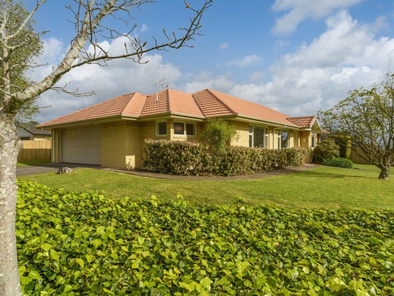 5 Donnington Place, Bethlehem, Tauranga - Carousel 1