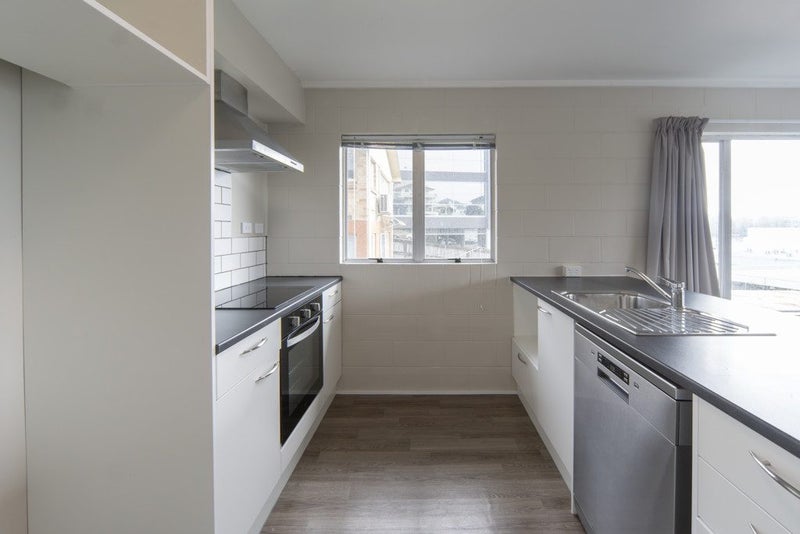 1/2 Ruakiwi Road, Hamilton Lake, Hamilton - Carousel 2