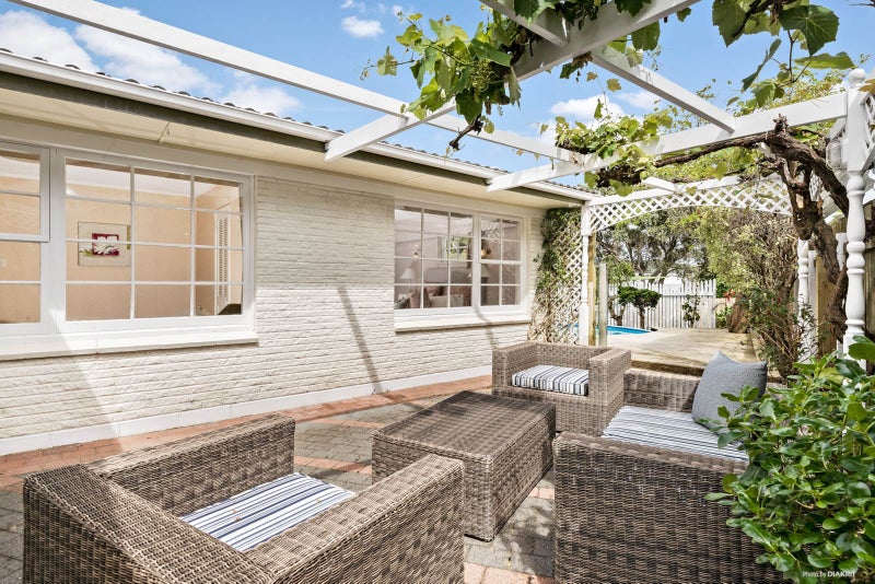 7 Quibray Place, Botany Downs, Auckland - Carousel 2