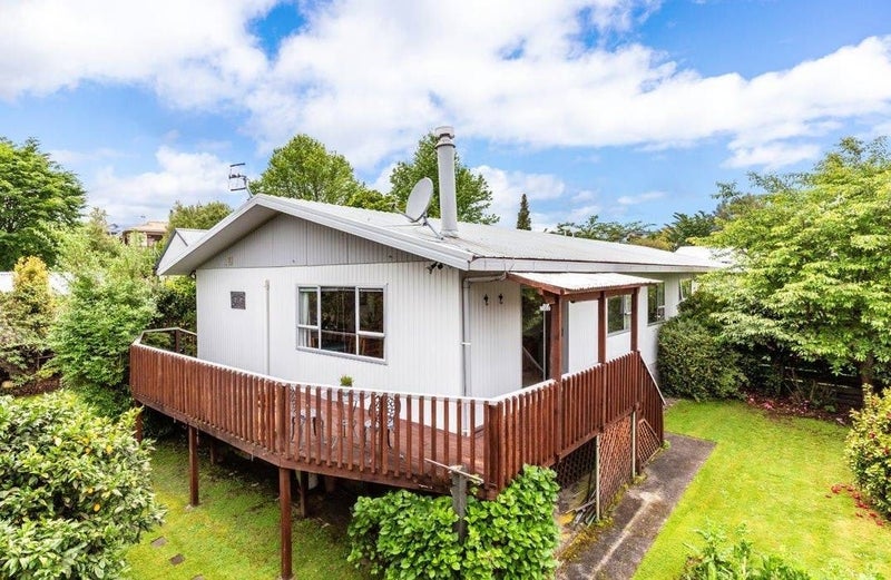 2/18 Holland Grove, Richmond Heights, Taupō - Carousel 1