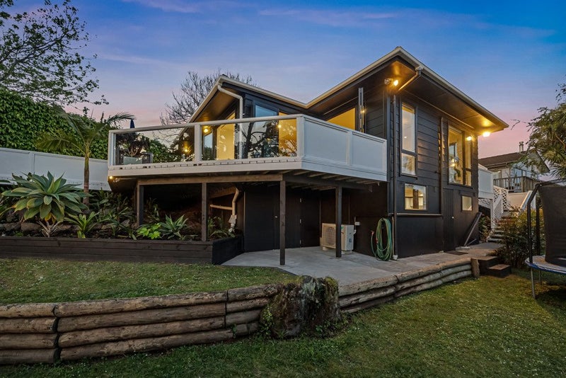 20 Cade Place, Weymouth, Auckland - Carousel 2