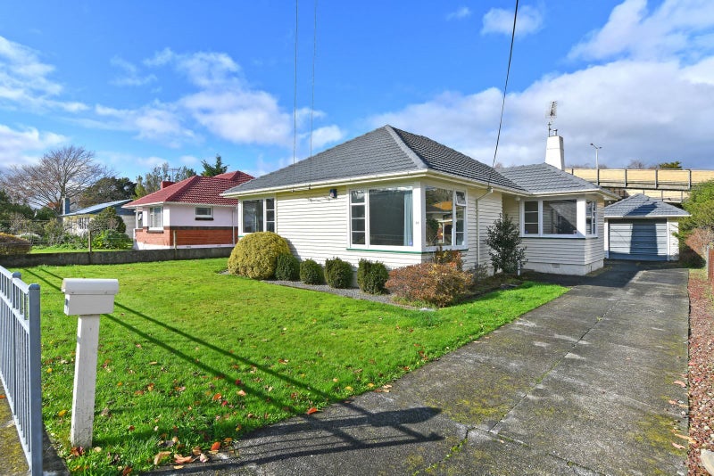 33 Marion Street, Silverstream, Upper Hutt - Carousel 2