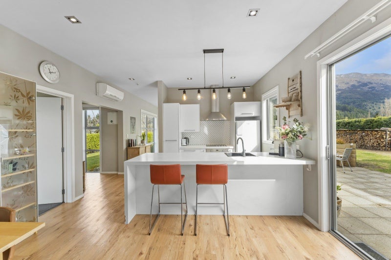 13 Timsfield Drive, Wanaka - Carousel 2