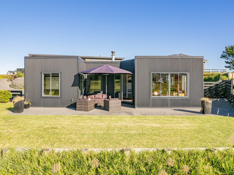 21 Golf Vue Place, Castlecliff, Whanganui - Carousel 1