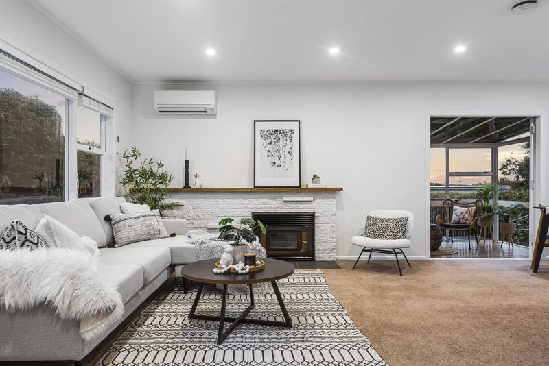 3 Teal Crescent, Beach Haven, Auckland - Carousel 2