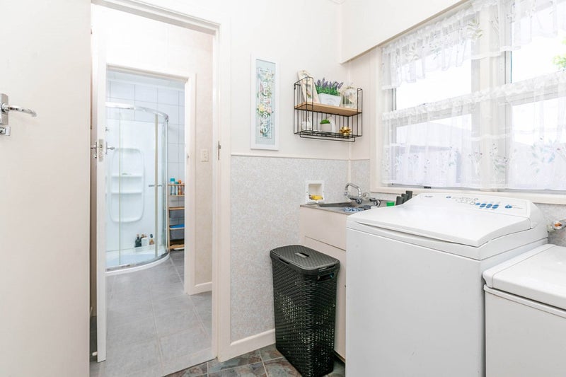 8 Garrick Place, Beerescourt, Hamilton - Carousel 16