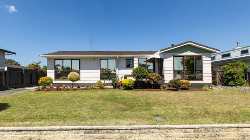 27 Donegal Crescent, Tamatea, Napier - Carousel 1