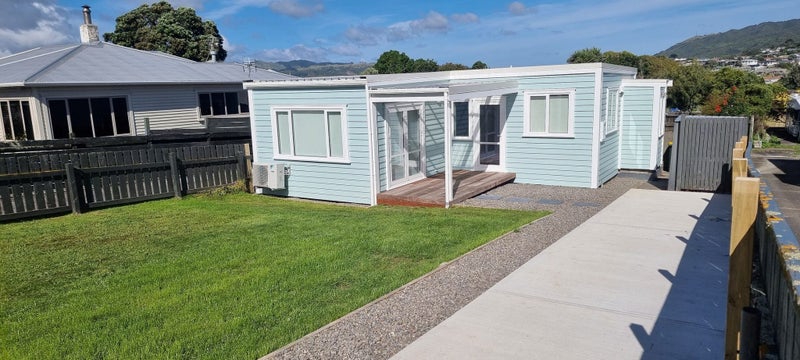 5 Bay Drive, Titahi Bay, Porirua - Carousel 1