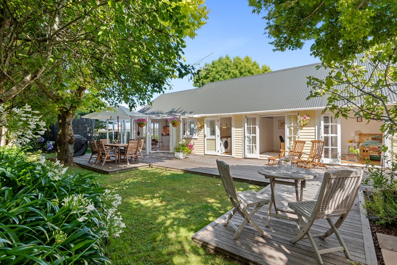 16 Bridge View Road, Birkenhead, Auckland - Carousel 2